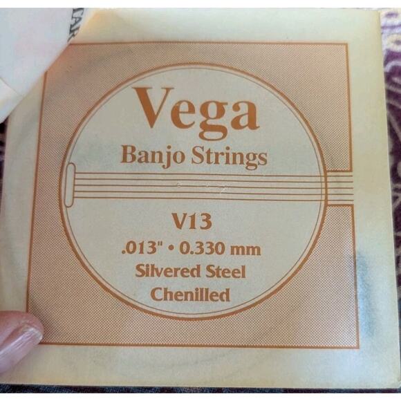 Vega Banjo Strings Set of 6 Silvered Steel Chenilled NOS - Picture 5 of 7